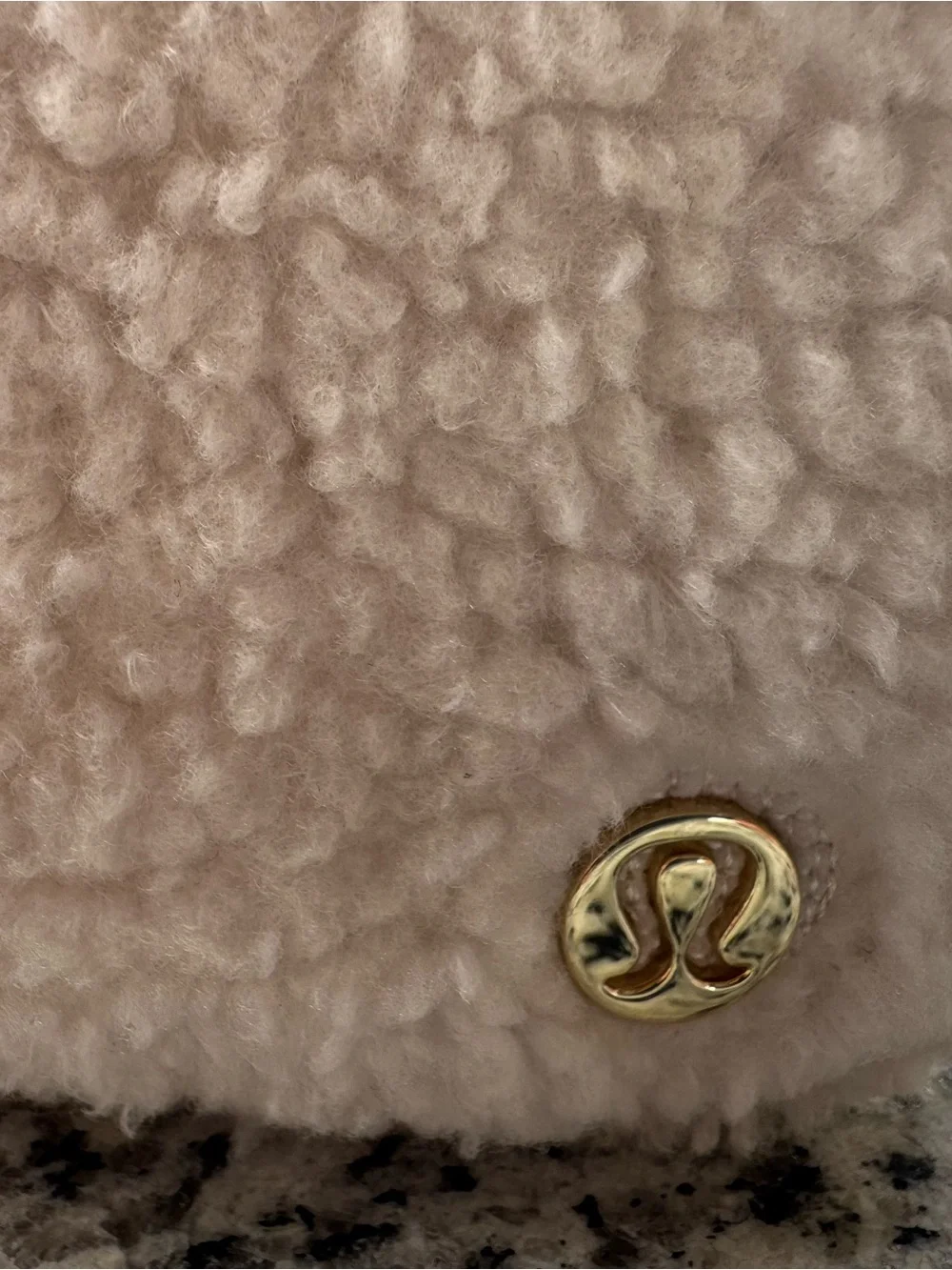 lululemon Everywhere Belt Bag Sherpa Fleece Beige Zip Waist Pack 3 Pockets